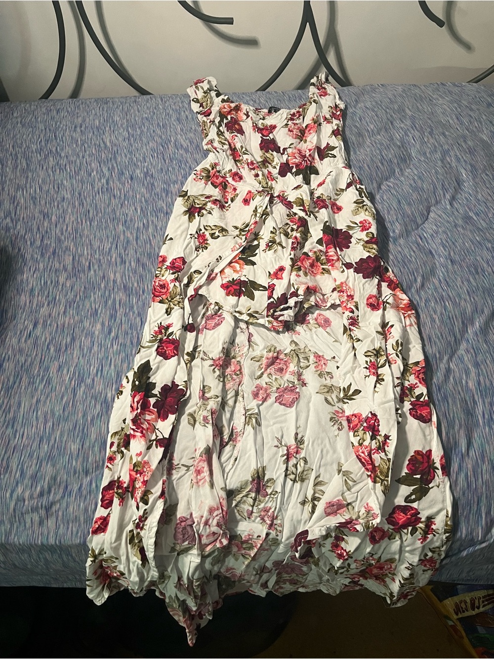 🌹 Floral maxi dress with built-in shorts by ambiance size medium 🌹